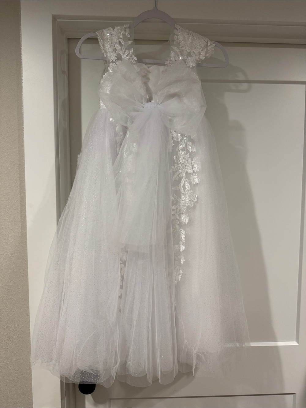 White Lace Appliqué Flower Girl Dress - Picture 2 of 4